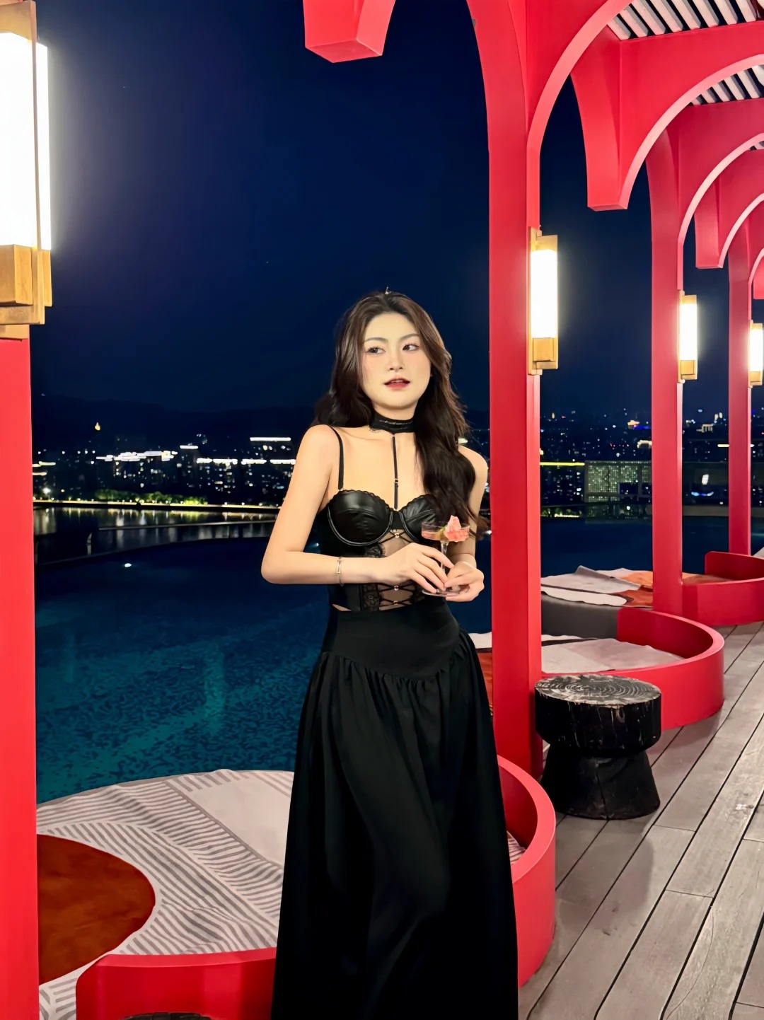 From Xiaohongshu Fashion Expert /You must come to Hangzhou to see the stunning night view. Xiaoman is good From Xiaohongshu Fashion Expert /You must come to Hangzhou to see the stunning night view. Xiaoman is good